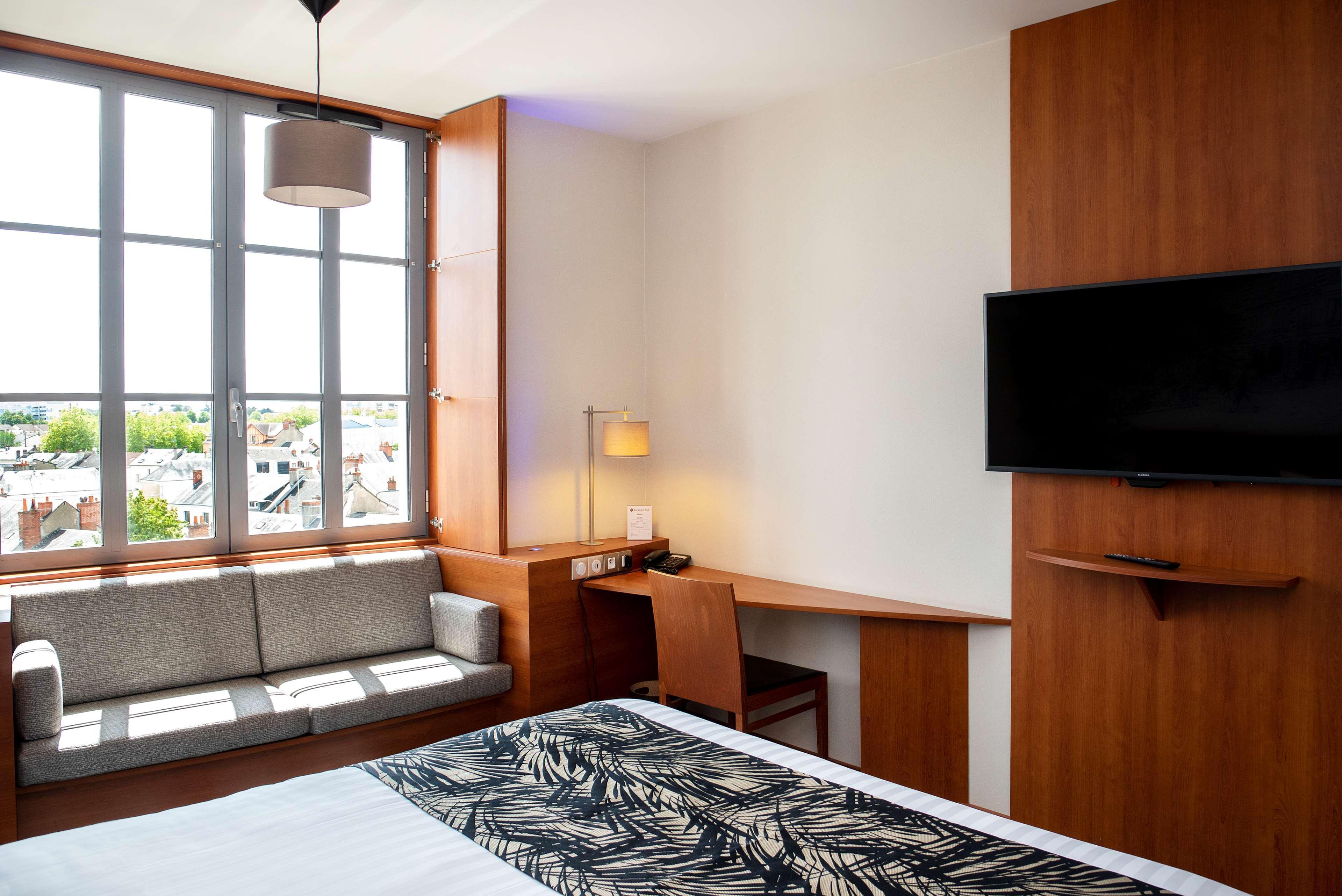 Best Western Plus Hotel Colbert Шатору Екстер'єр фото