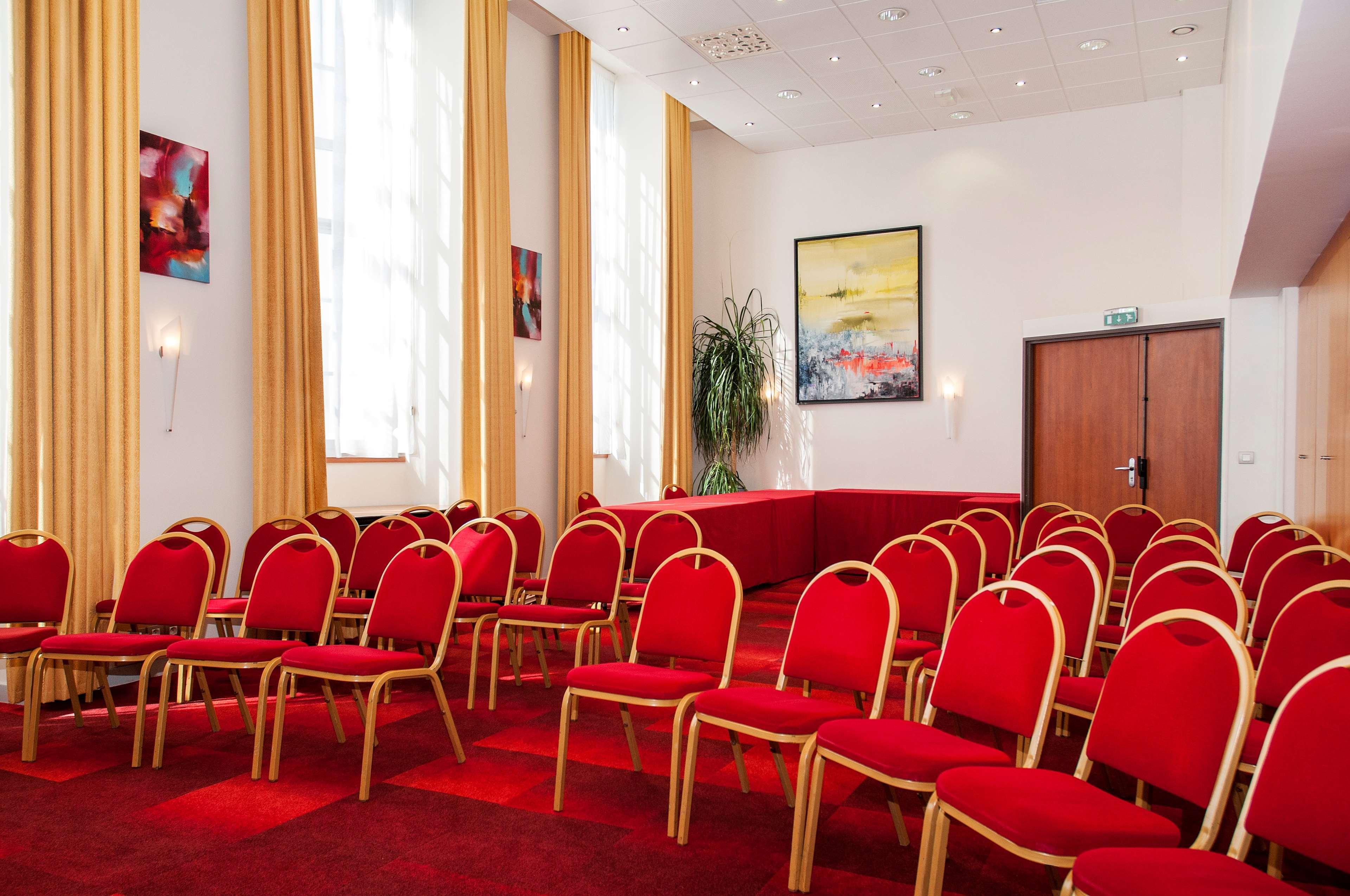 Best Western Plus Hotel Colbert Шатору Екстер'єр фото