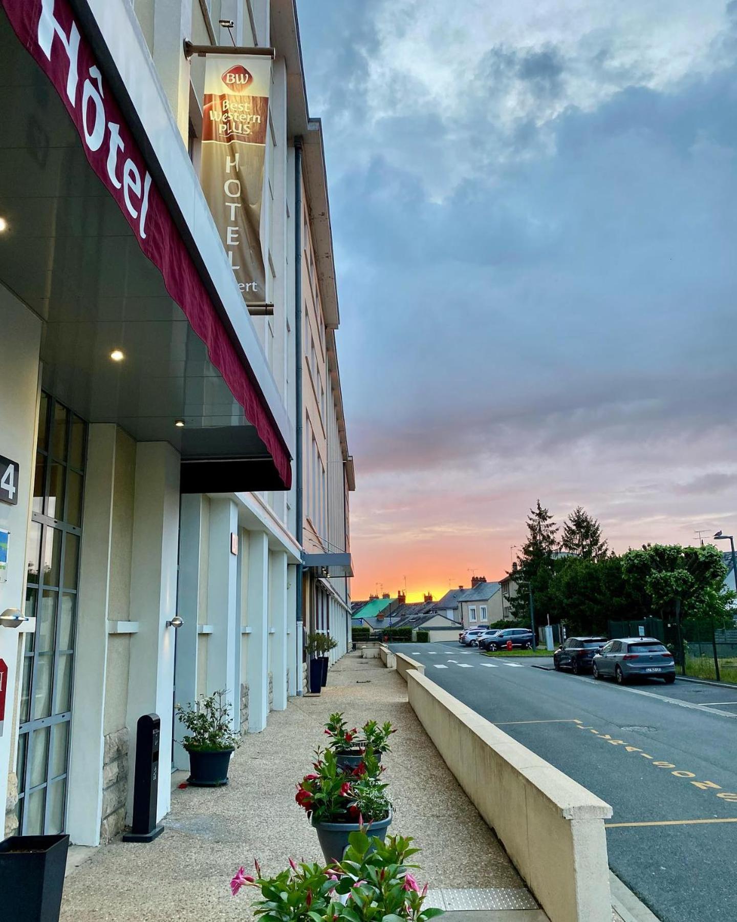 Best Western Plus Hotel Colbert Шатору Екстер'єр фото