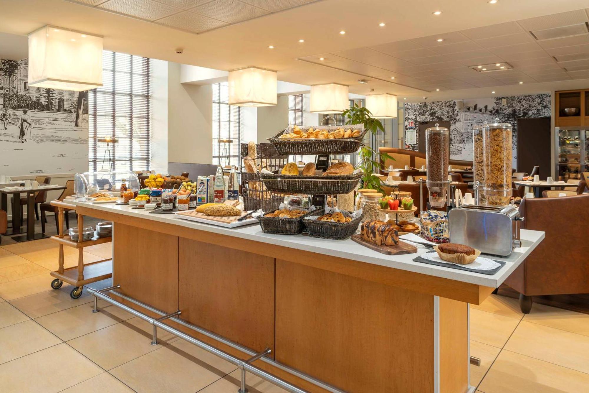 Best Western Plus Hotel Colbert Шатору Екстер'єр фото